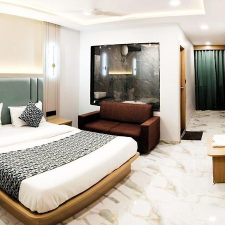 Hotel Allen アーメダバード エクステリア 写真